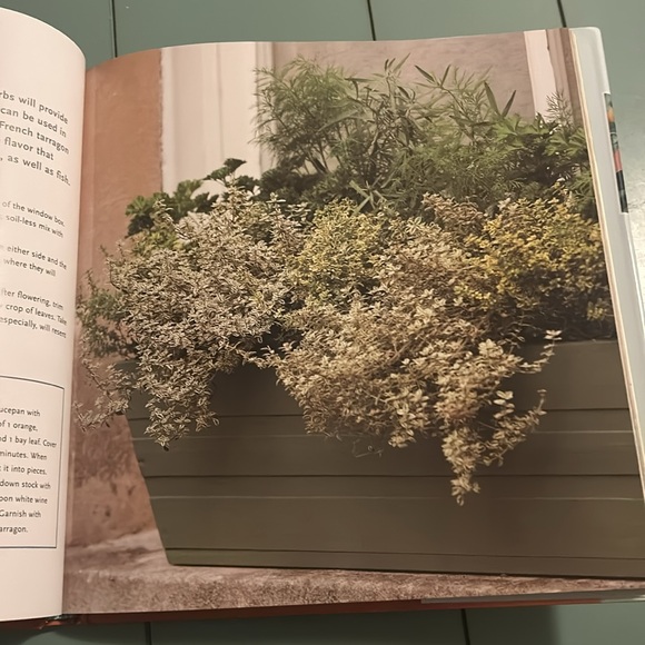 📚🌿 Crops in Pots — Reader’s Digest Hardcover Gardening Guide by Bob Purnell - Picture 10 of 15